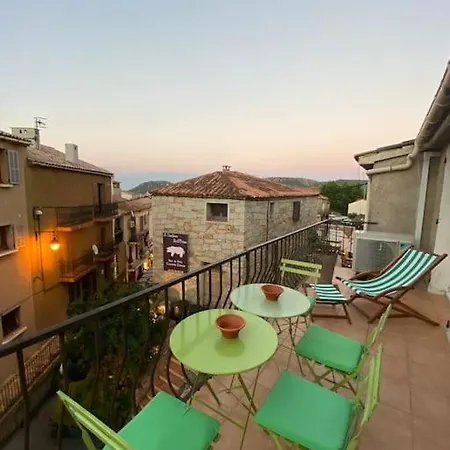 T3 Avec Terrasse Au Coeur De Portovecchio