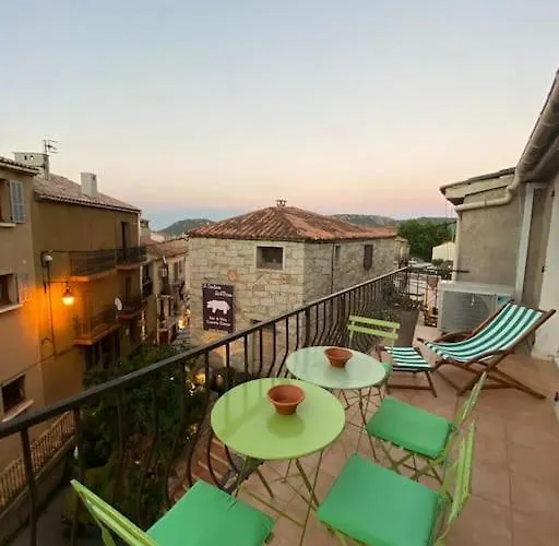 T3 Avec Terrasse Au Cœur De Portovecchio